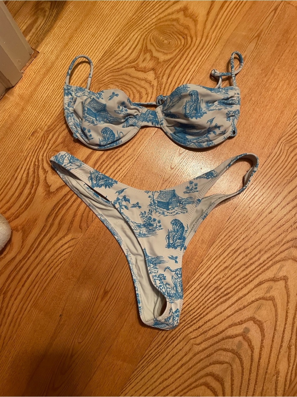 Source Unknown Blue Toile Print Underwire Bikini Set
